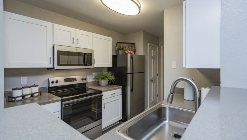 Stoneridge Farms Apartments